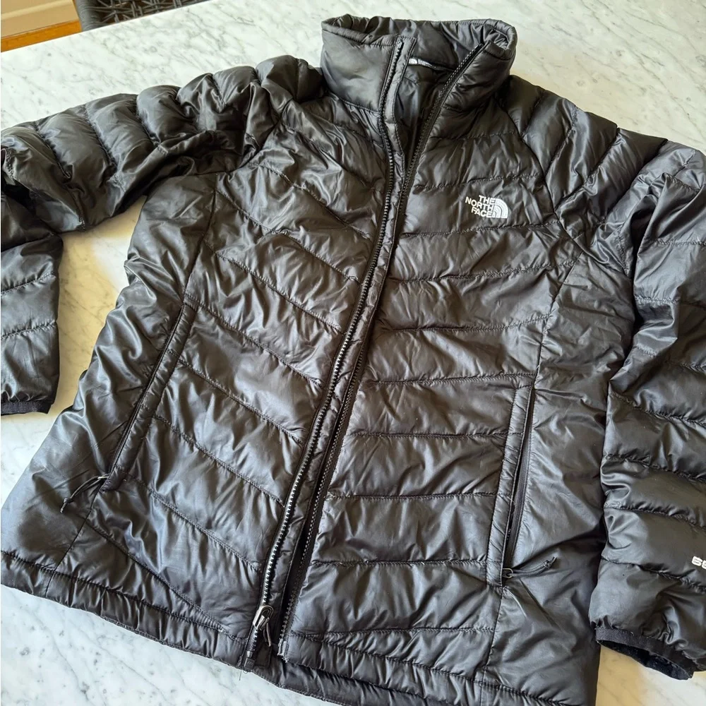 North Face Women's 550 Puffer Jacket - Picture 6 of 8